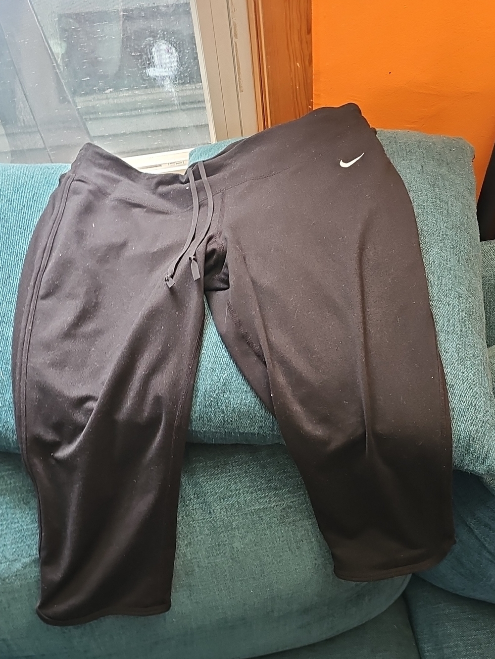 Womans Nike Capri Leggings, Fit Dry, Medium